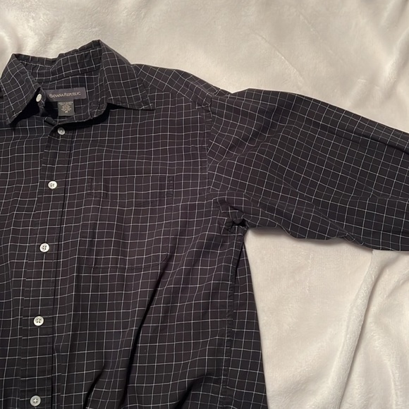 Medium Banana Republic button down shirt. - Picture 4 of 5